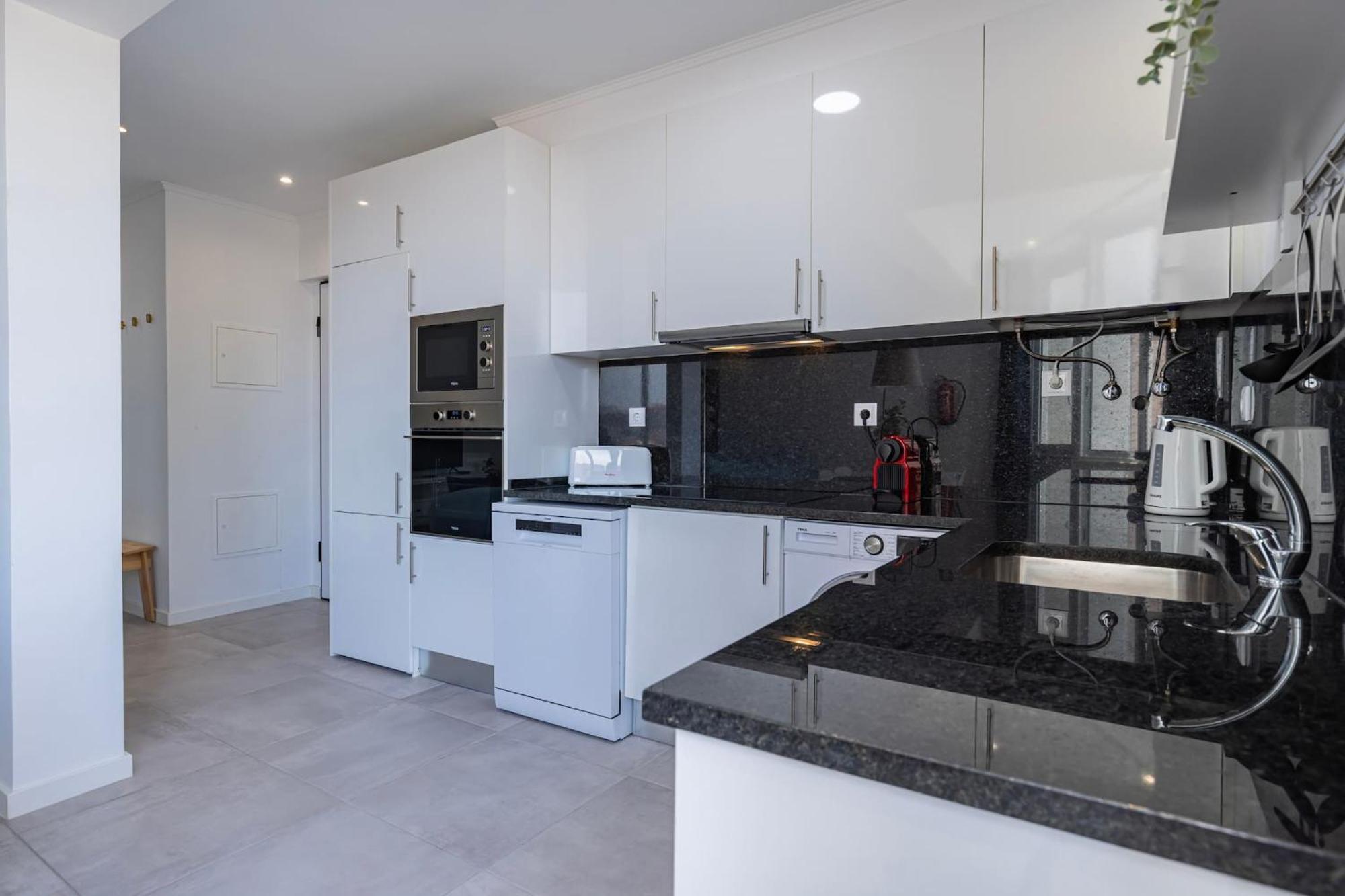 Urban Elegance Apartment Алмада Экстерьер фото