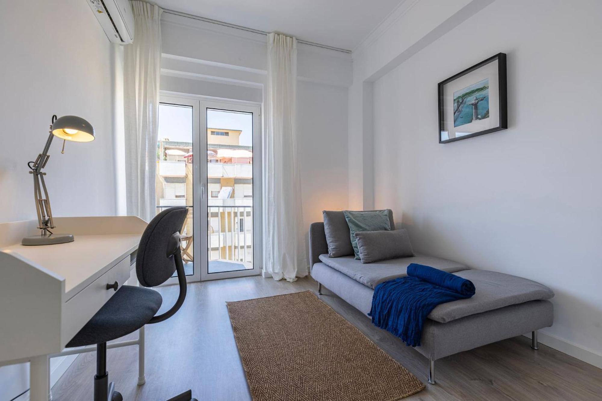 Urban Elegance Apartment Алмада Экстерьер фото